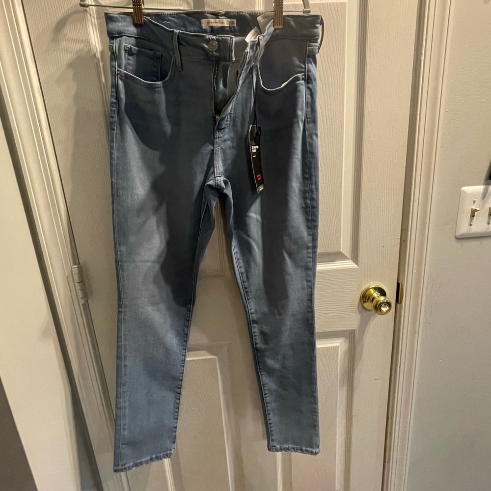 Levi’s sculpt jeans